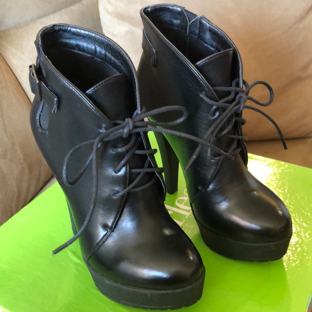 Charles by Charles David Adiras Lace-Up Bootie